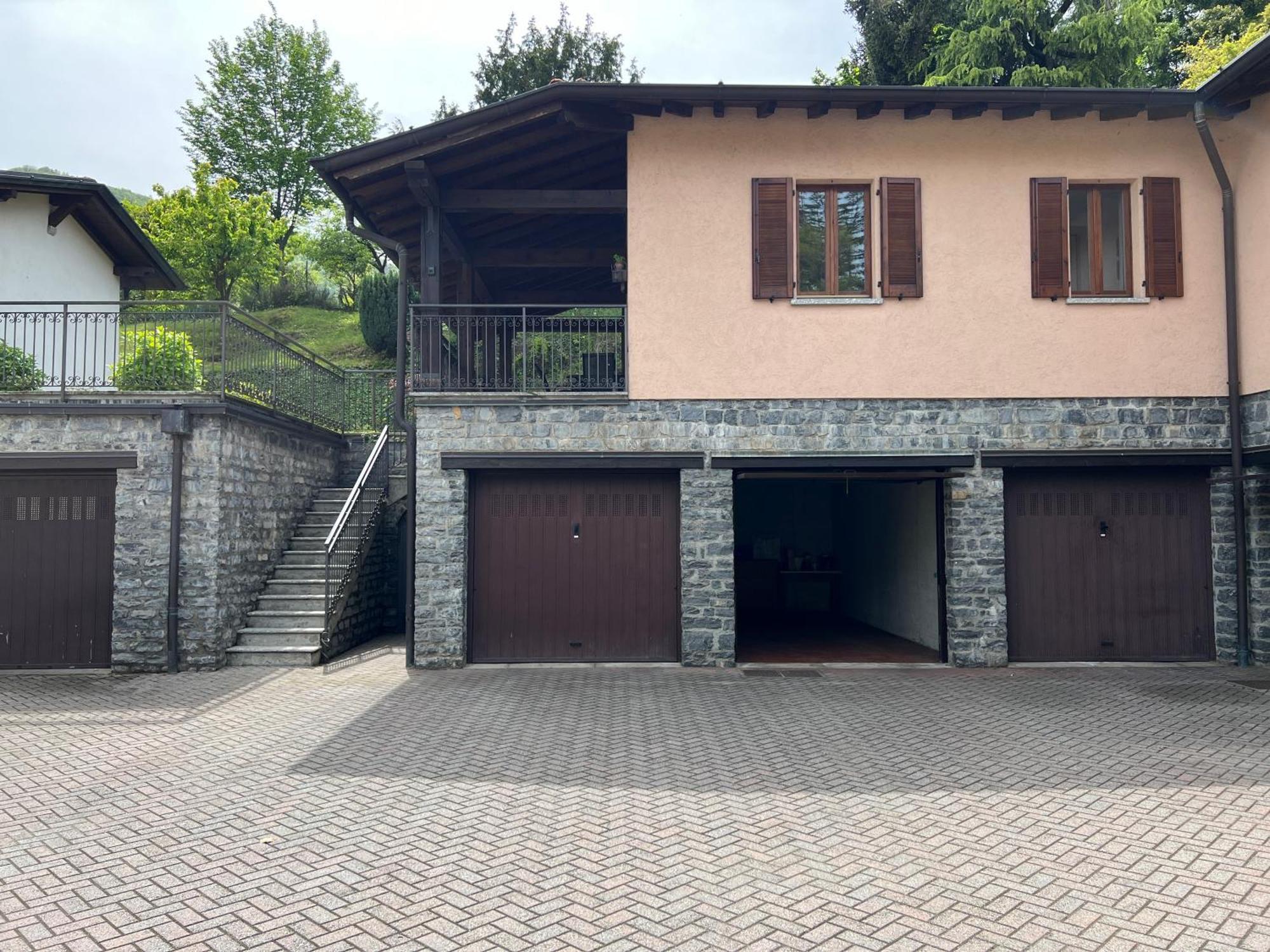 L'Acero Rosso - Giardino Privato E Box Auto Vakantiehuis Menaggio
